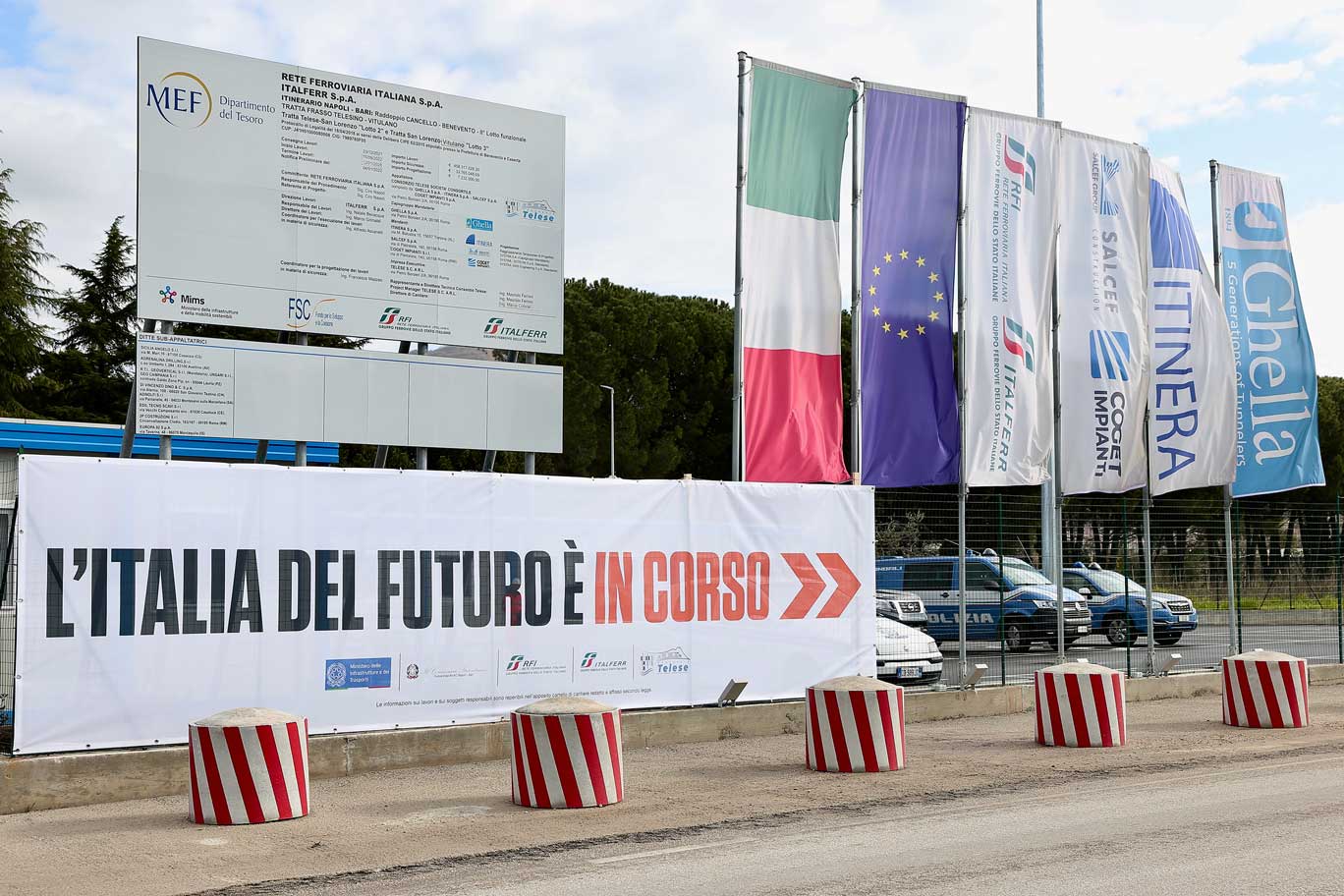 Immagini fotografiche dei lavori sulla Napoli - Bari