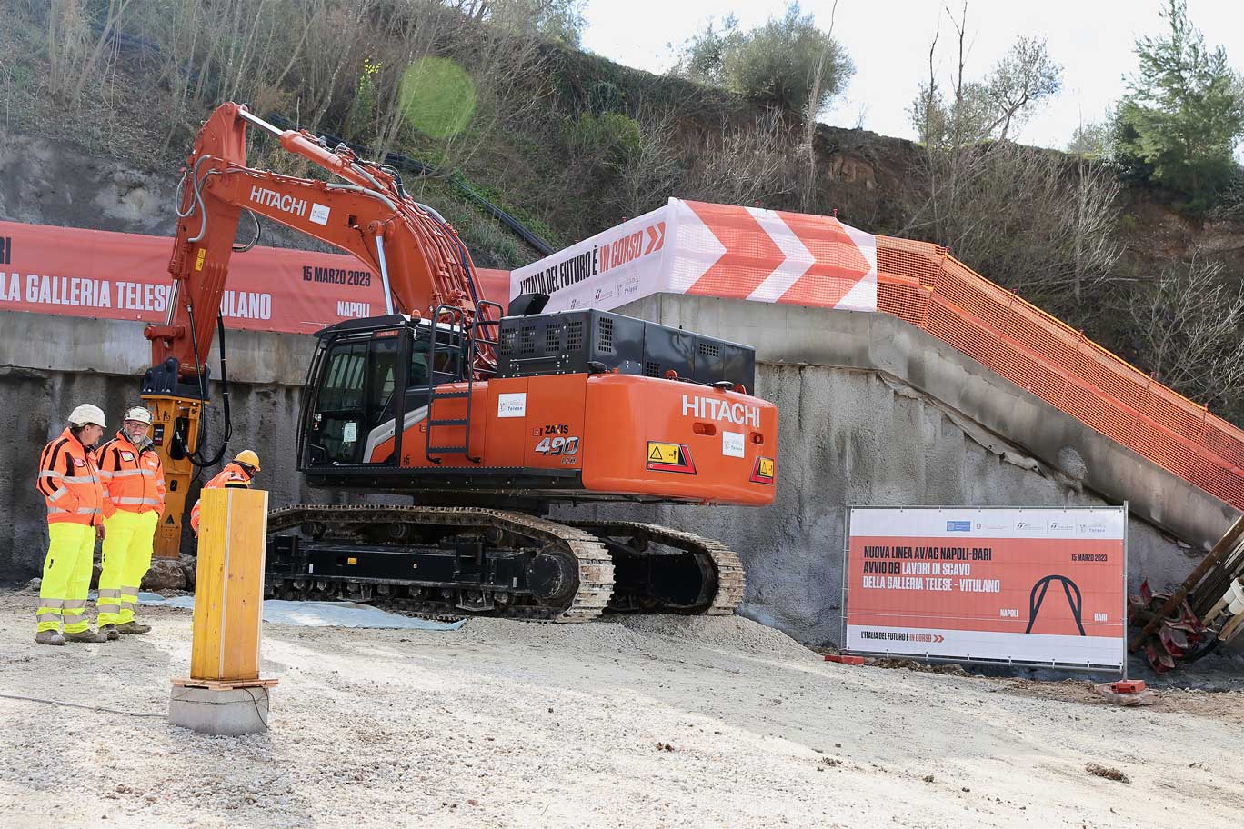 Immagini fotografiche dei lavori sulla Napoli - Bari
